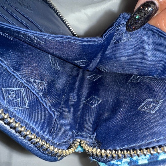 Vera Bradley Blue and White Clutch Wristlet - Picture 9 of 9